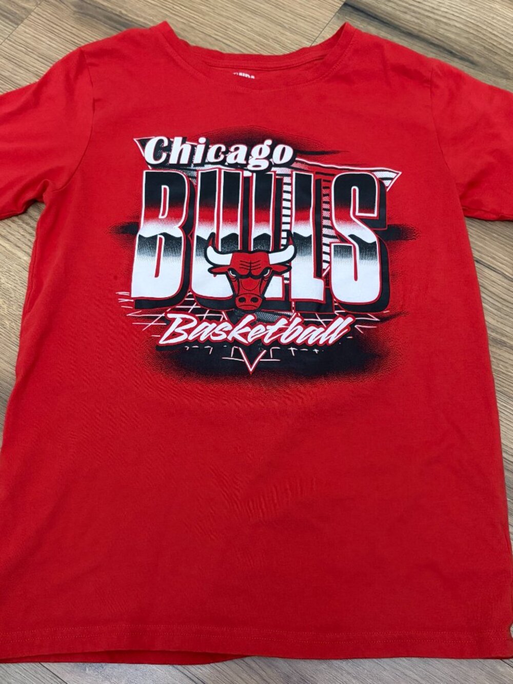 Kids Chicago bulls shirt. Size XL (16/18).